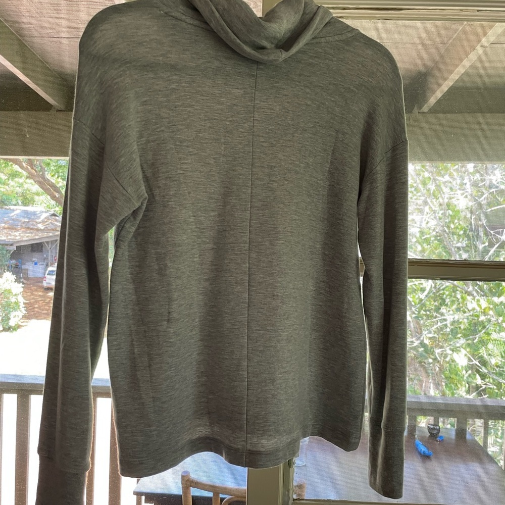ATHLETA turtle neck